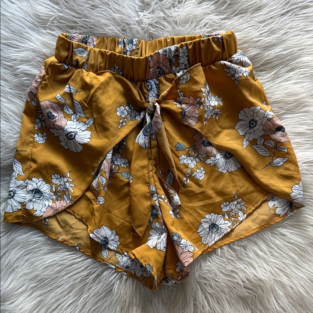 🌻FLORAL LIGHTWEIGHT SHORTS🌻